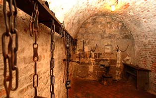 Mittelalterliche Lochgefängnisse | Museen der Stadt Nürnberg